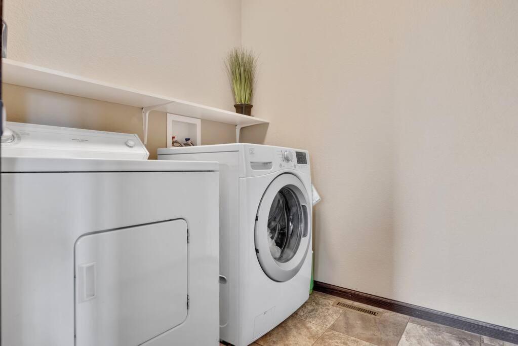 Large Home In The Most Convenient Location Rapid City Extérieur photo