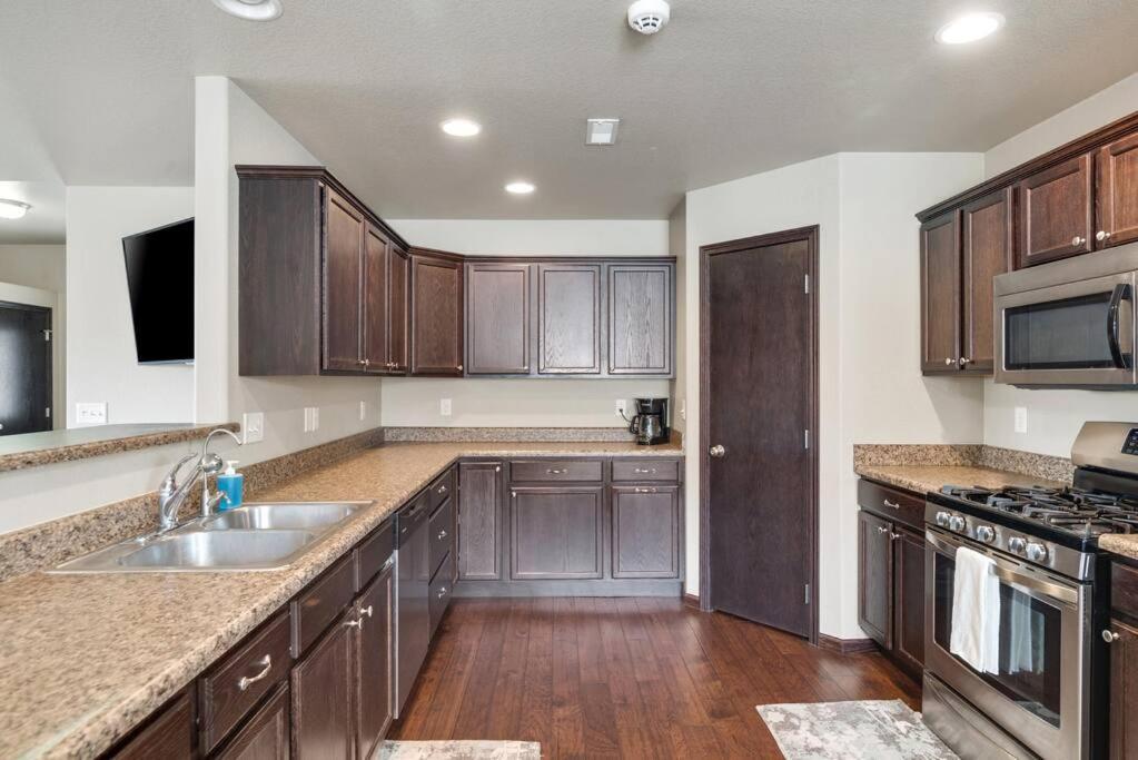 Large Home In The Most Convenient Location Rapid City Extérieur photo